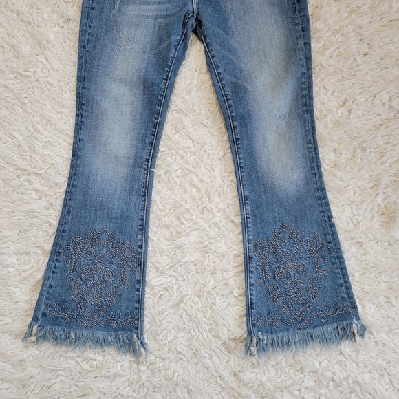 Driftwood Roxy Crop Flare Beaded Jeans Sz 26 - Picture 7 of 10